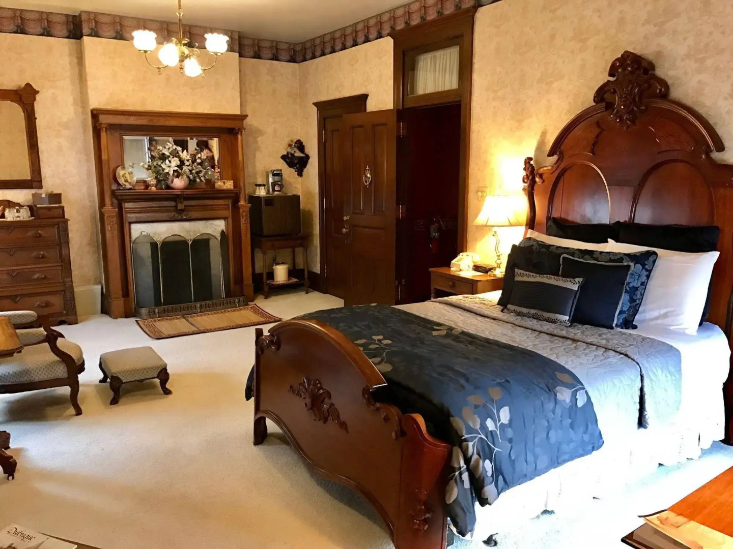 Redstone Inn And Suites