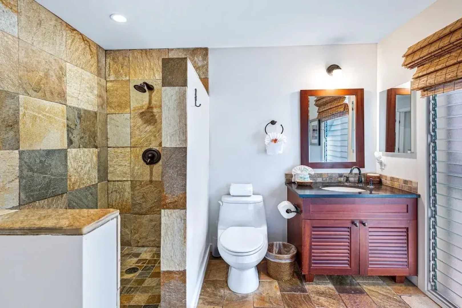 Aina Nalu C107 2 Bedroom Condo by Redawning