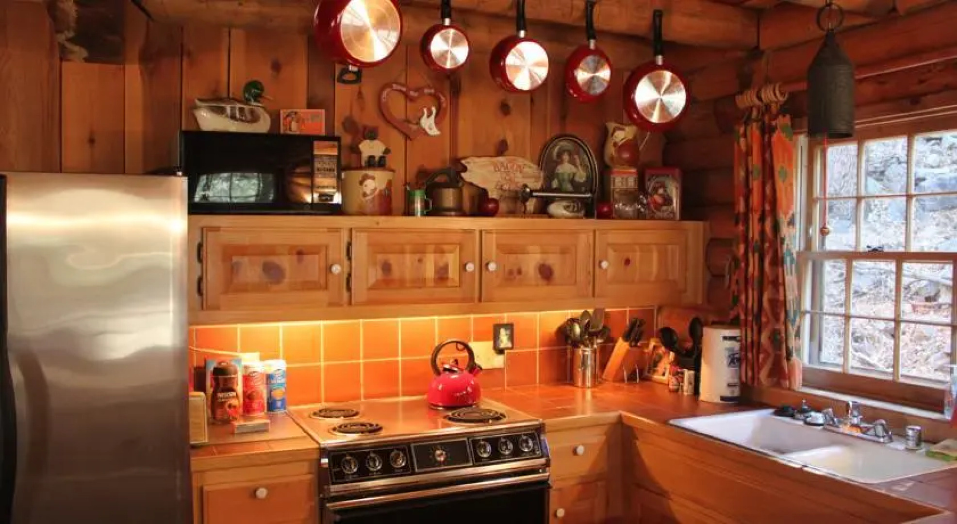 Log Cabin in the Woods with WiFi!