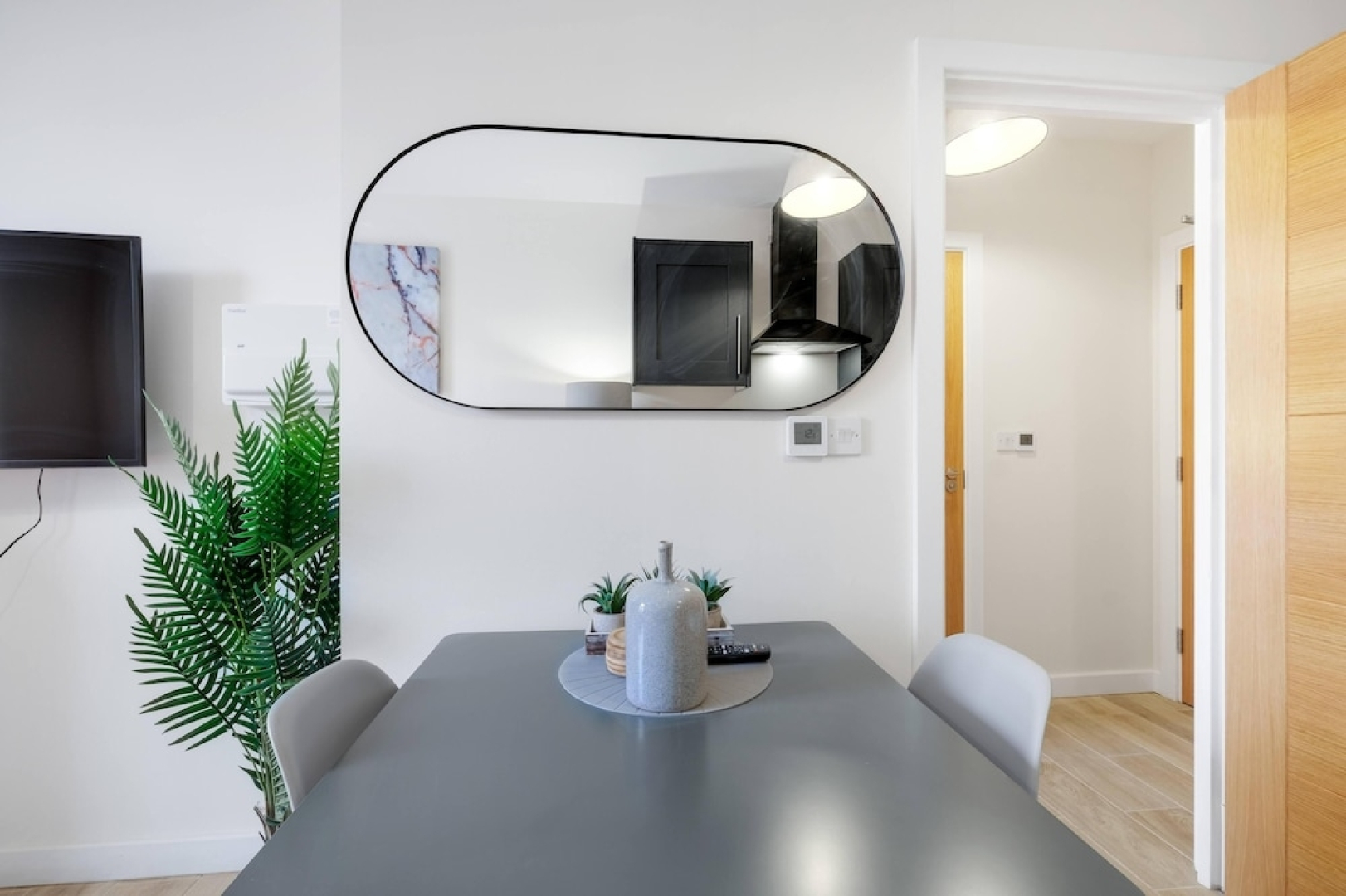 1 & 2 Bedroom Apartments by 12Stay