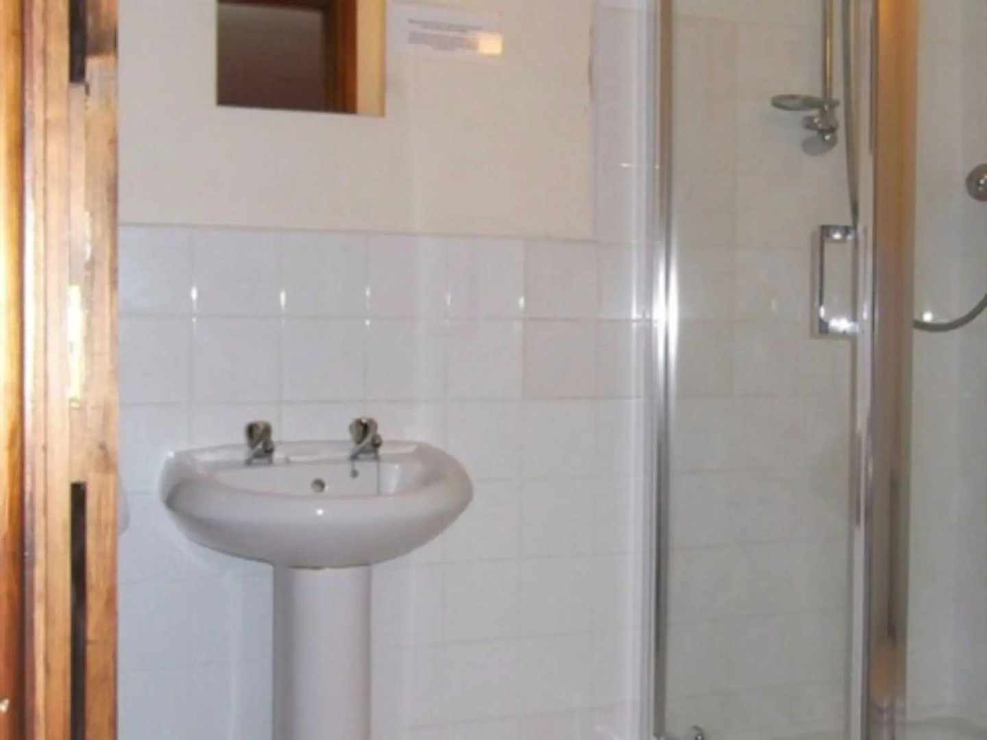 The Jug and Glass Inn