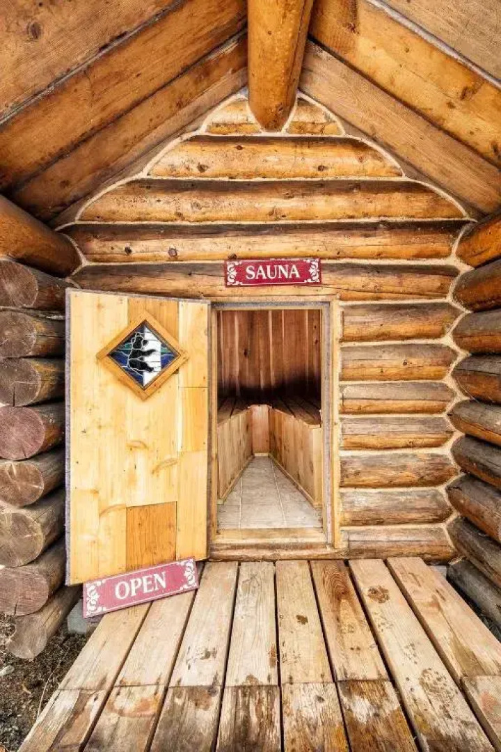 Bowman's Bear Creek Lodge