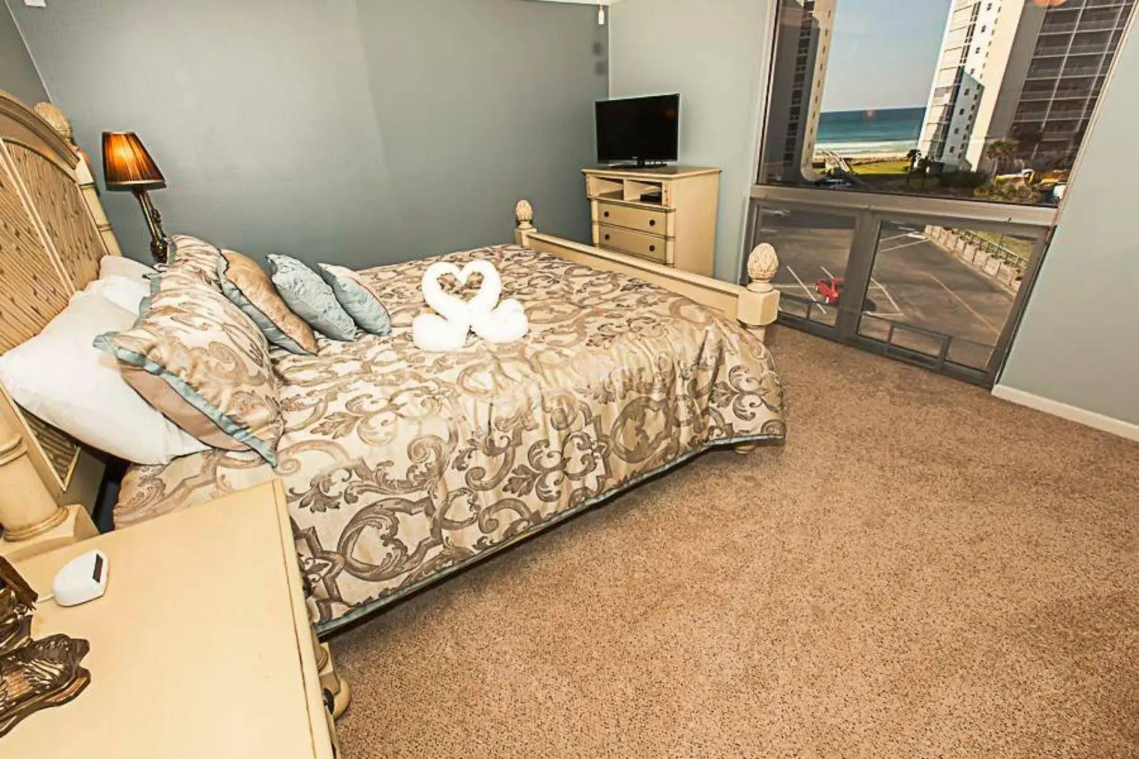 Shoreline Towers by Holiday Isle