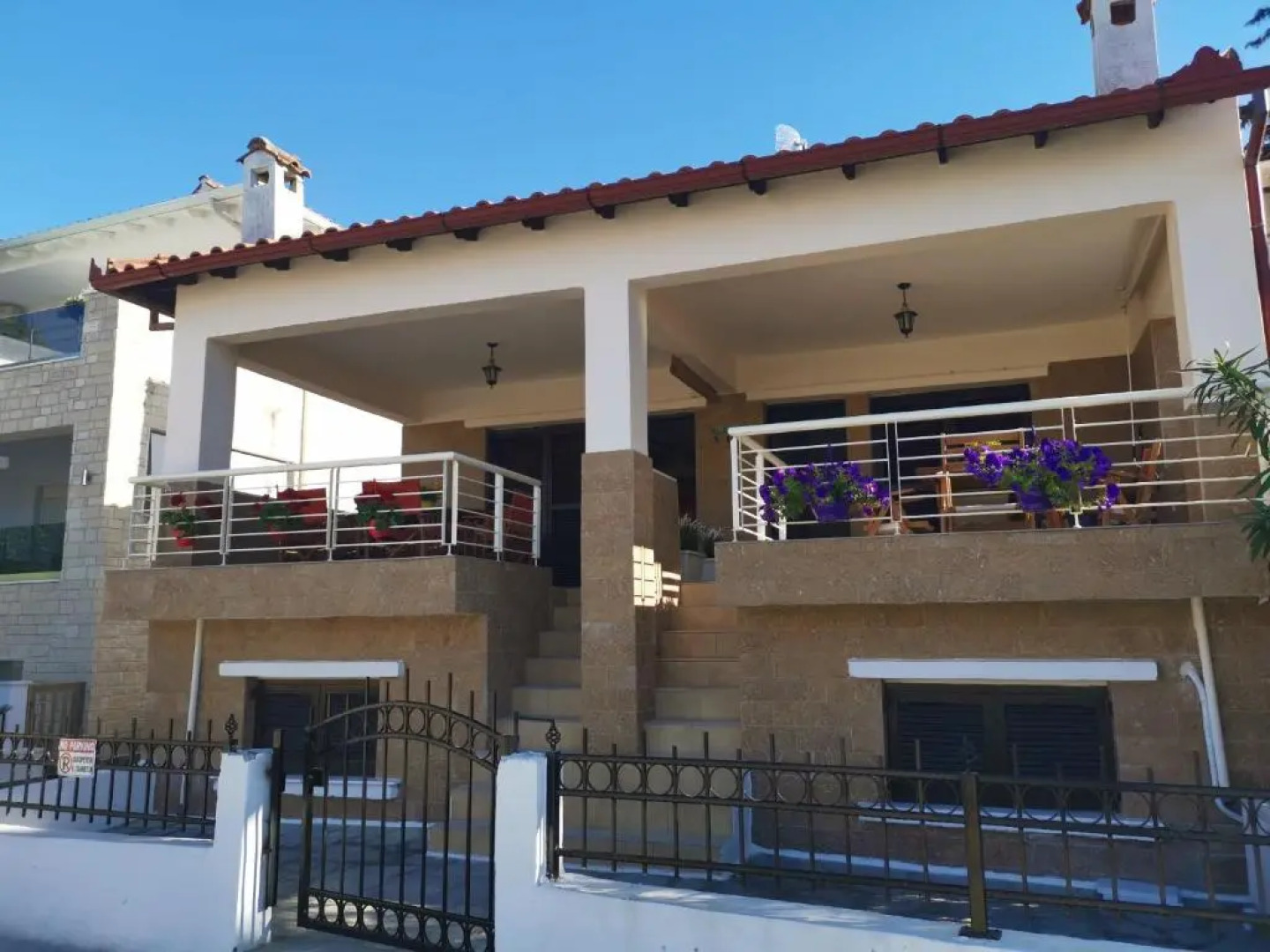 Orange_Blue_Aparment №1