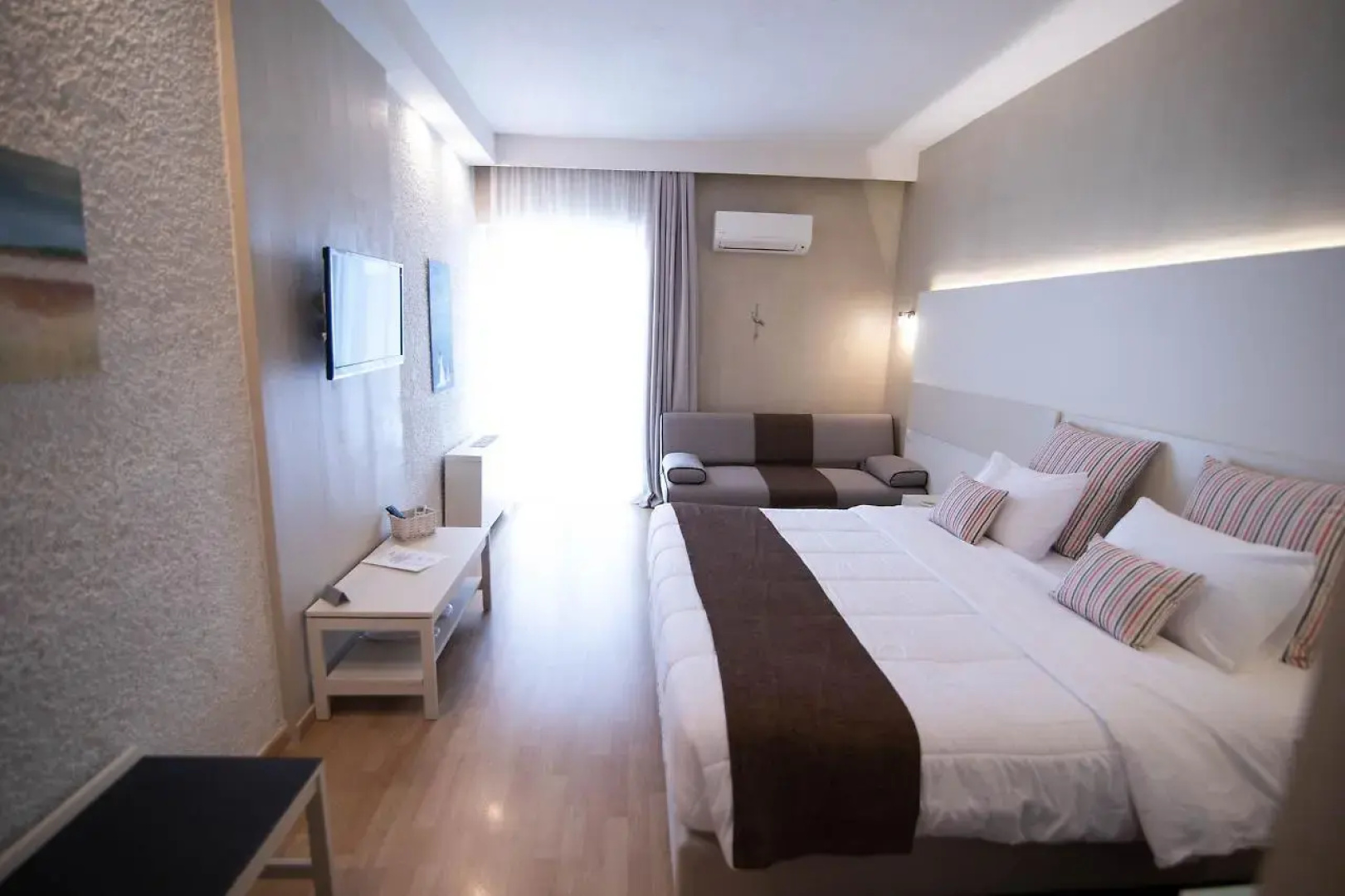 Nidimos Hotel