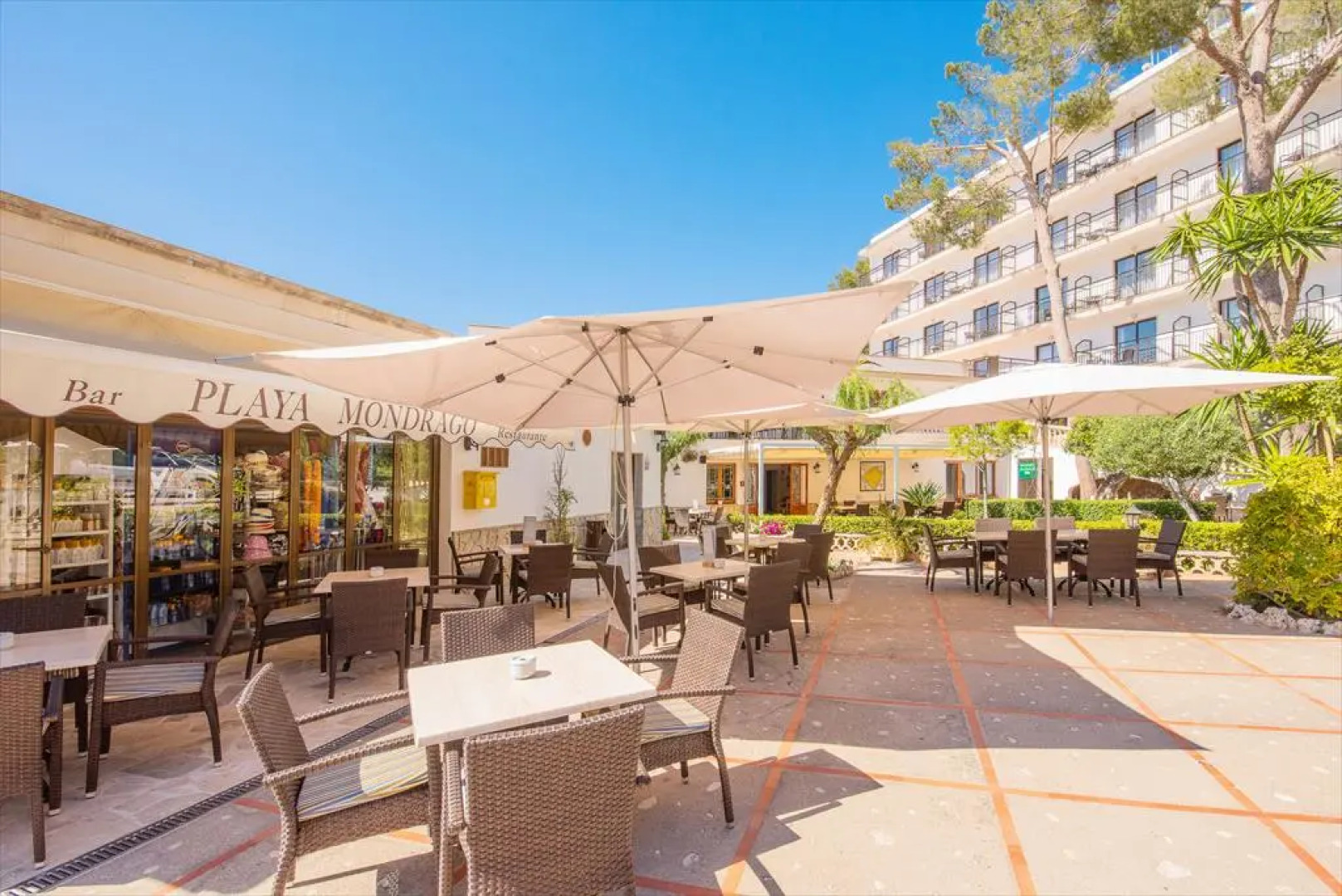 Hotel Playa Mondrago