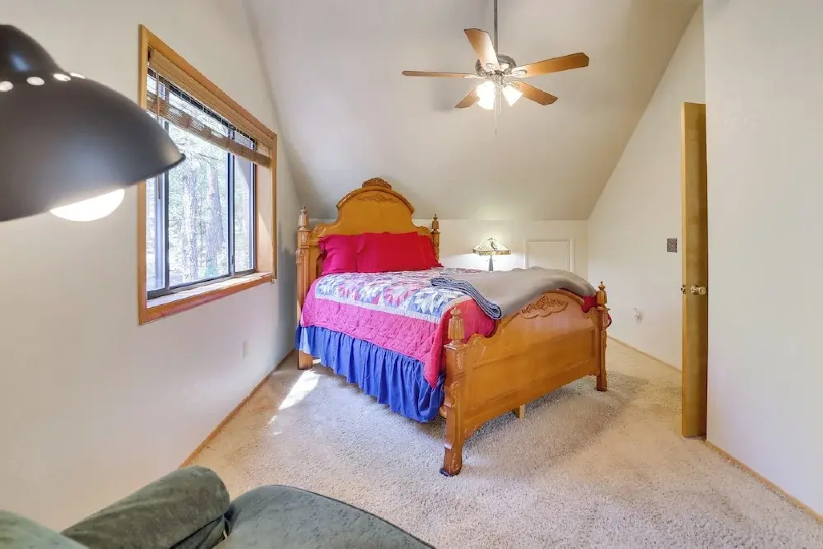 Relax Fireside + Play Games! Hikers Haven in Pine