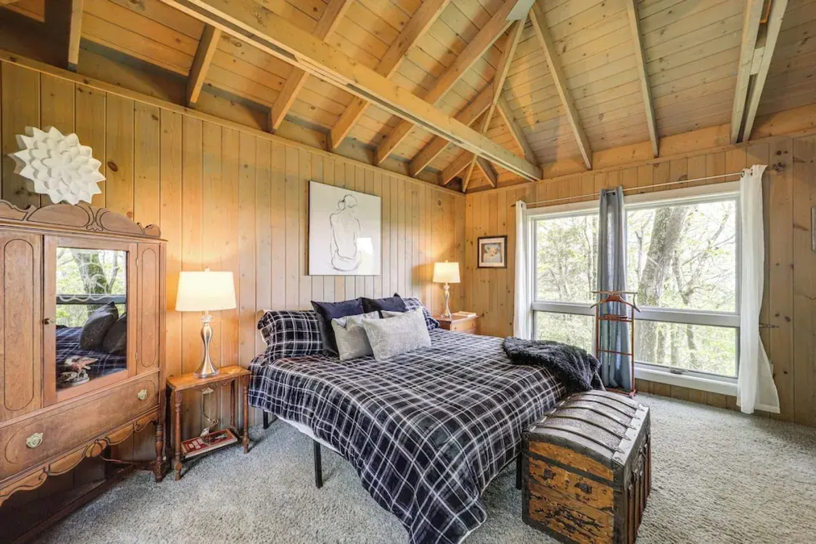 8 Mi to Ski Slopes! Hot Tub Haven in Seven Devils