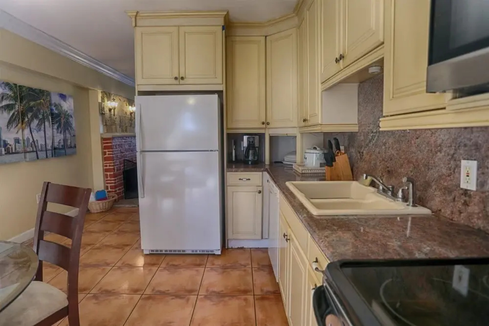 Spacious & Conveniently Located Miami Airport Home