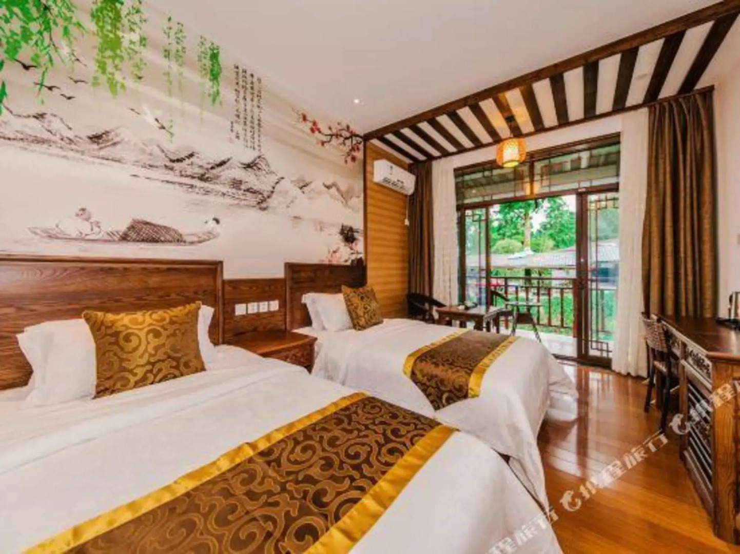 Zhoujia Shanfang Family Hostel