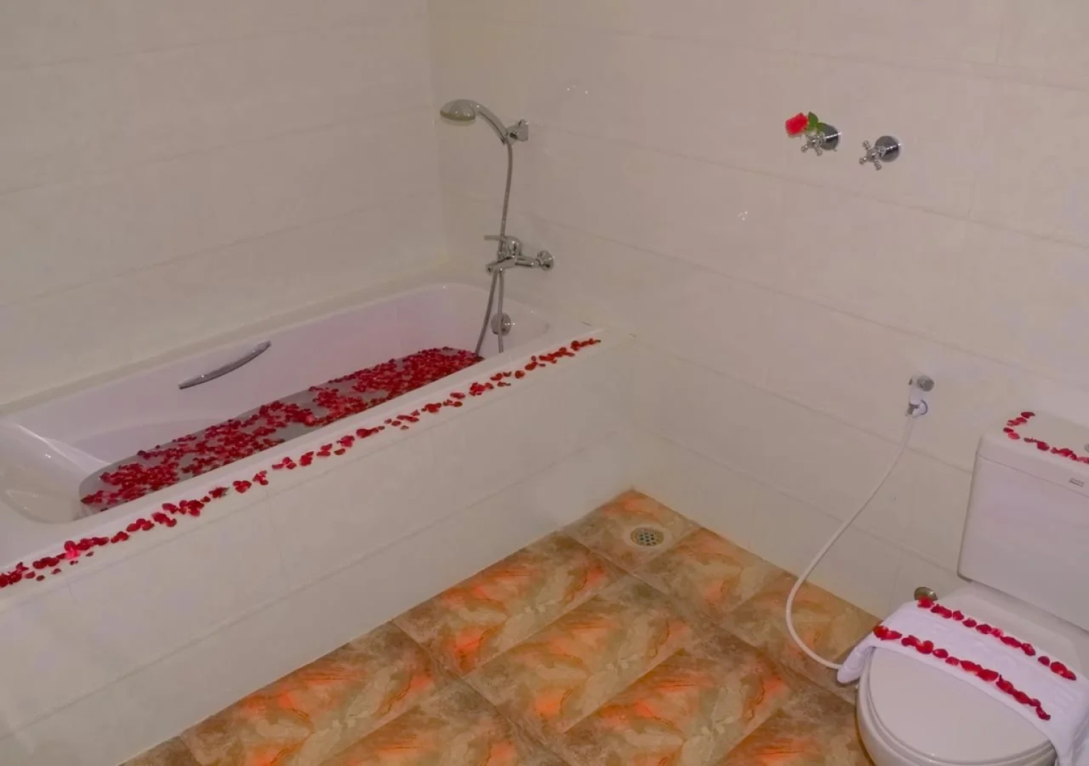 Jade Royal Hotel