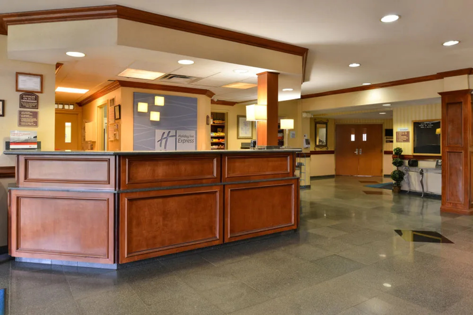 Holiday Inn Express Hotel & Suites Southfield - Detroit