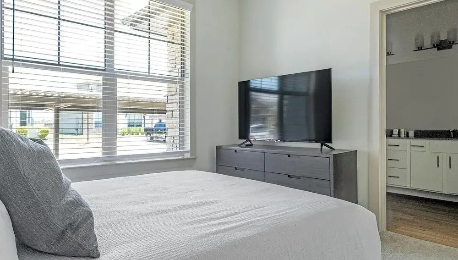 Landing Apartments Waller