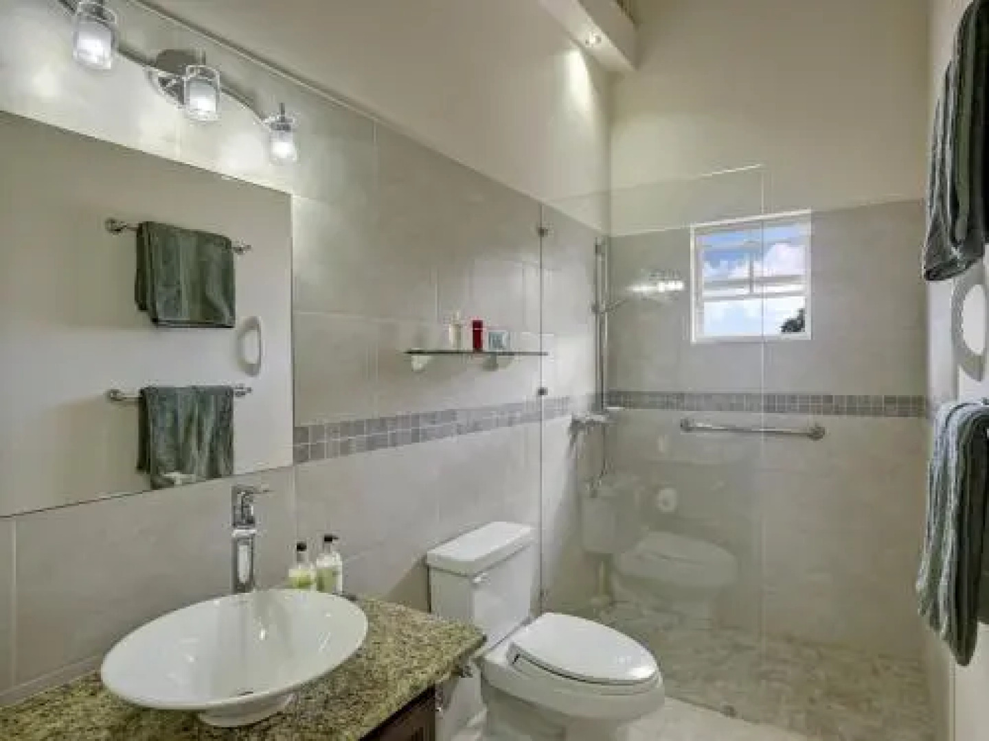 Coral Sands And Carib Edge