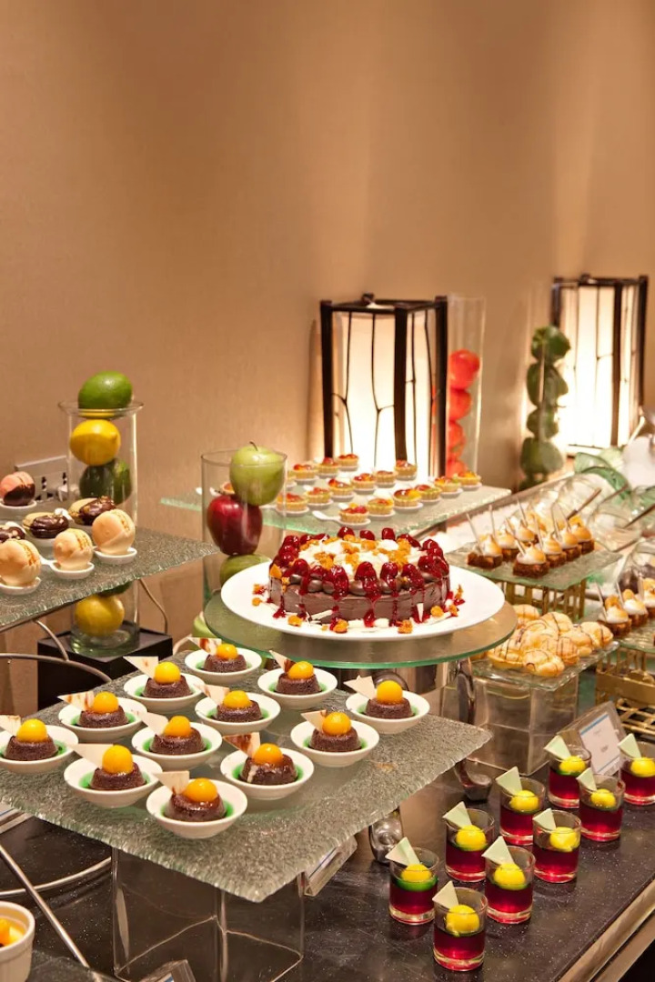 Oakwood Premier Joy~Nostalg Center Manila