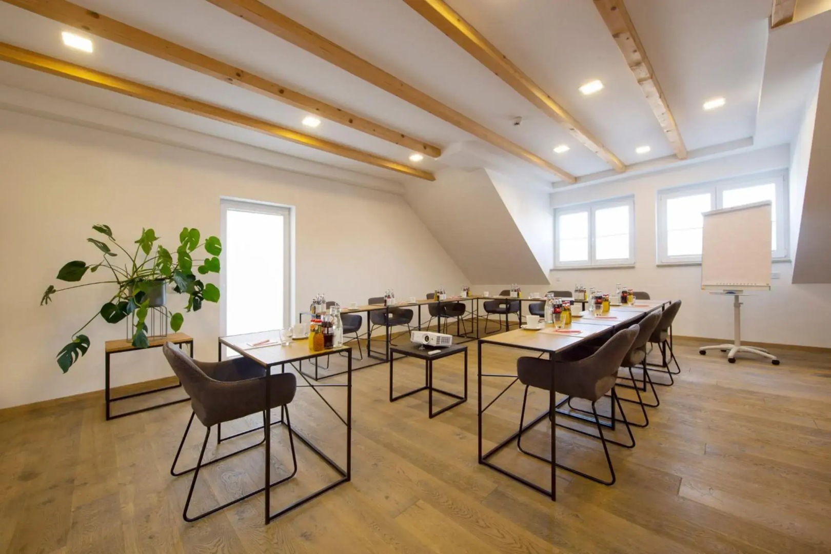 Hotel & Boarding House Schlosserwirt