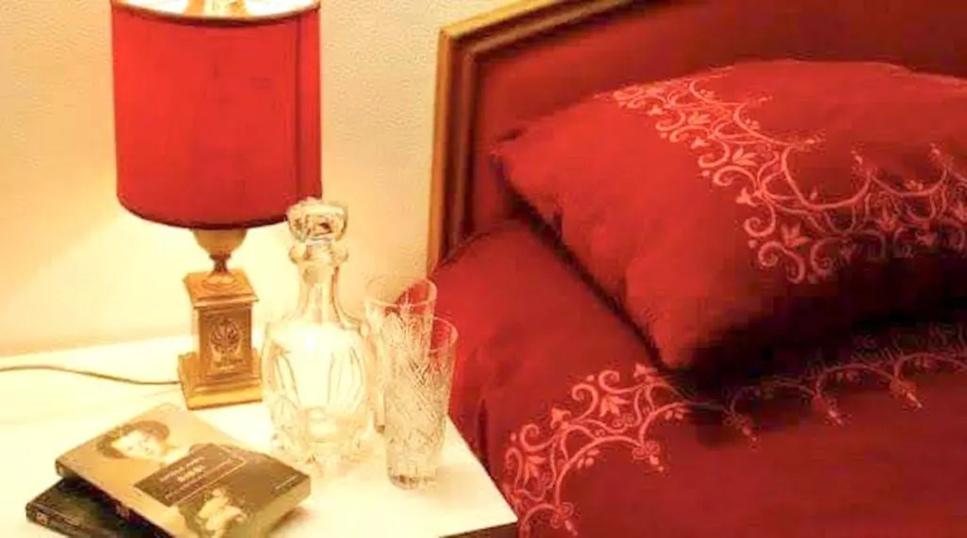 2 bedrooms chalet with enclosed garden and wifi at Gratillon