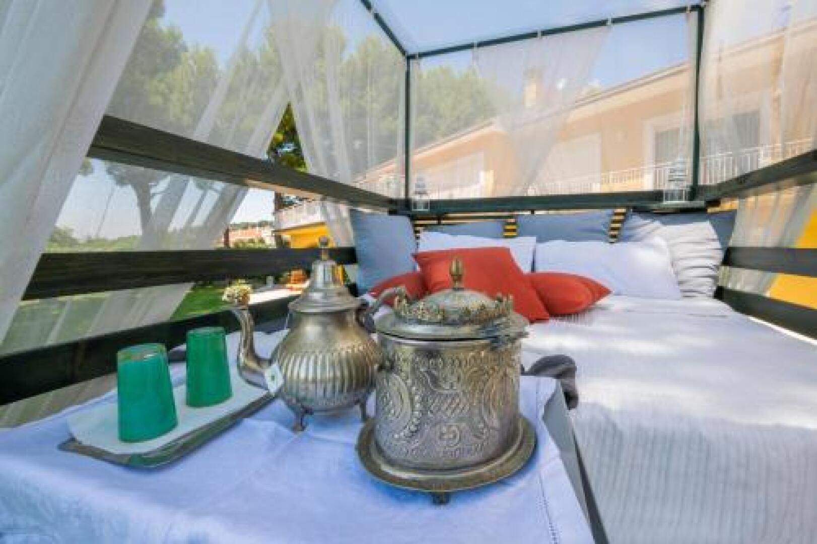 Tra gli Alberi e il Mare