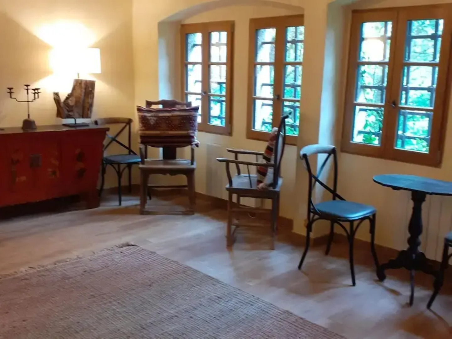 Renovated Castle Apartment With Swimming Pool