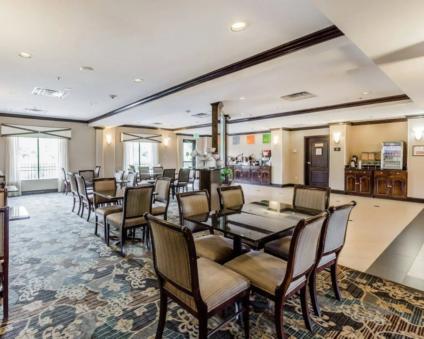 Comfort Suites Clinton near Presbyterian College