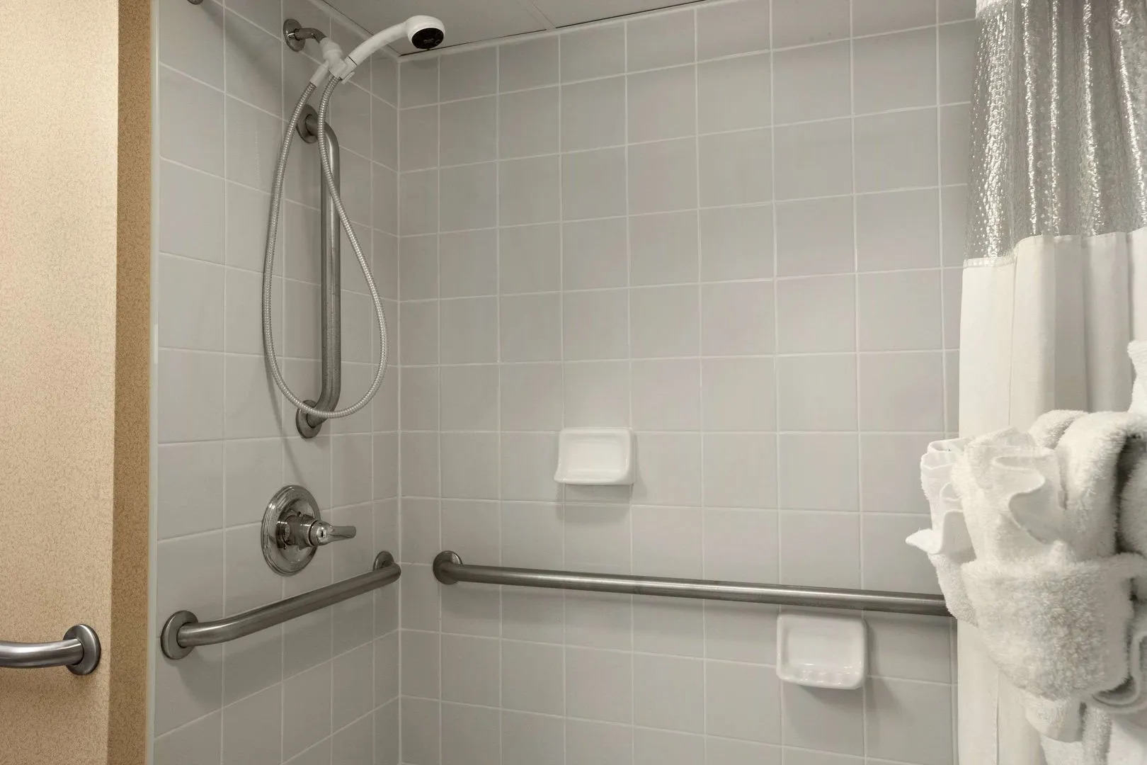 HomeTowne Studios by Red Roof & Conference Center Cortland