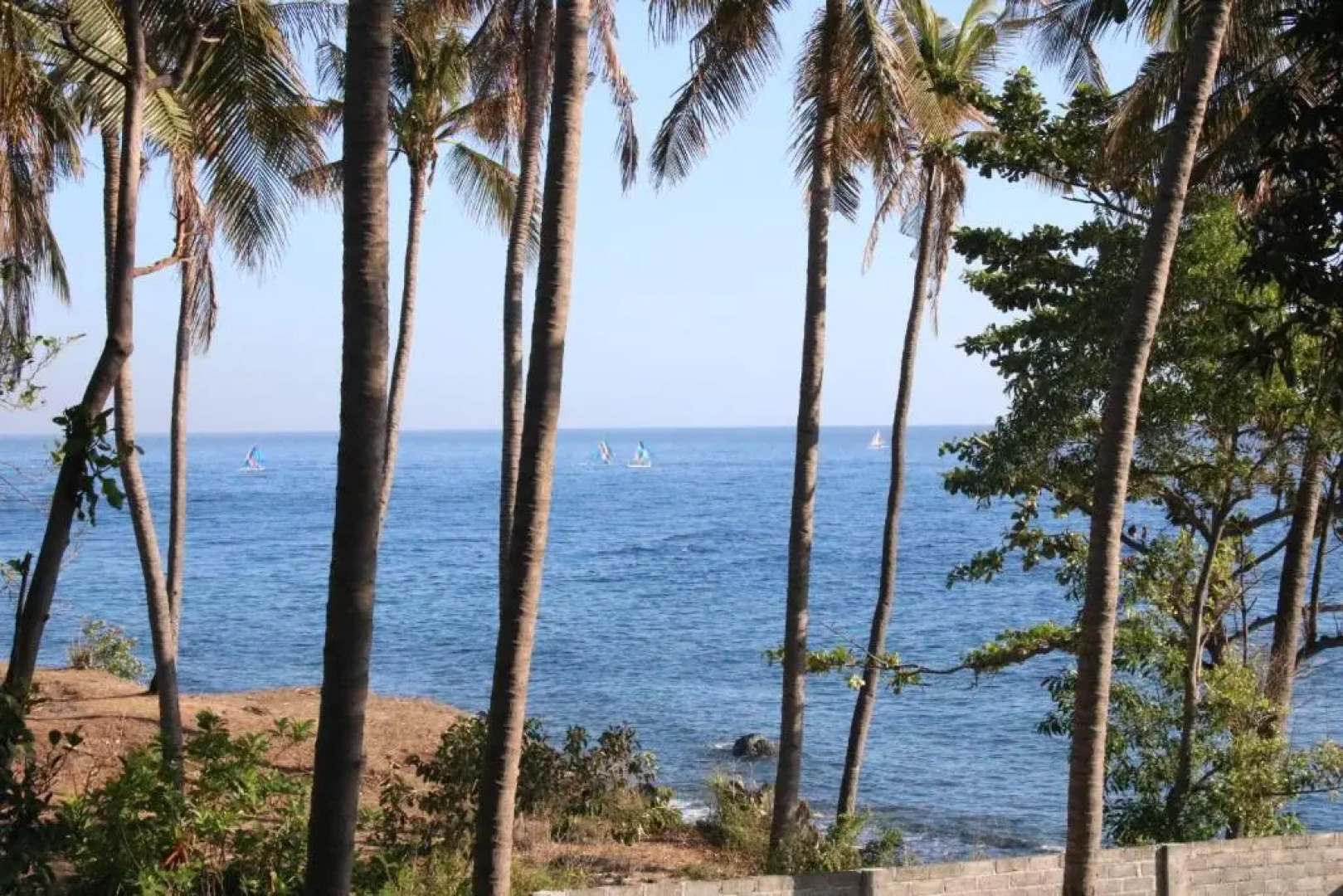 Lali Jiwa - Absolute Beachfront, Private 3BR Villa with Private Pool on 1200m2 of Tropical Land