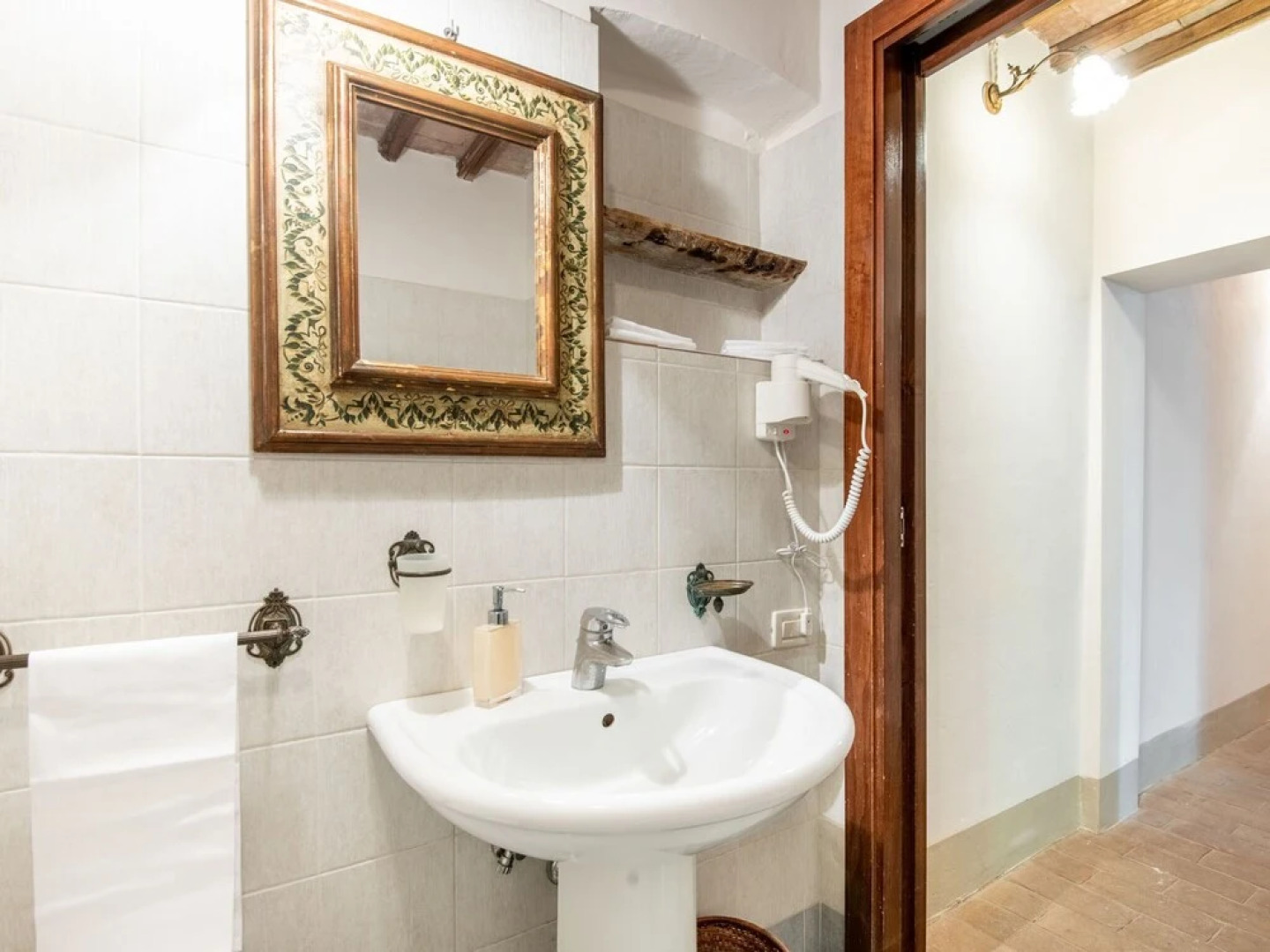 Alluring Apartment in Rapolano Terme with Swimming Pool