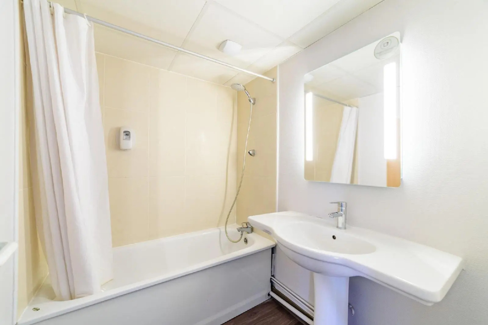 B&B HOTEL Besançon Chateaufarine