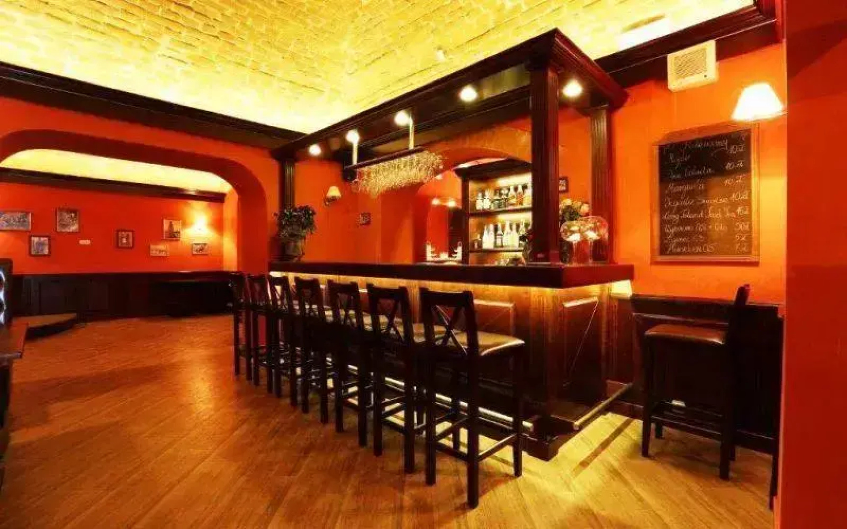 Rynek 6 retro pub & hostel