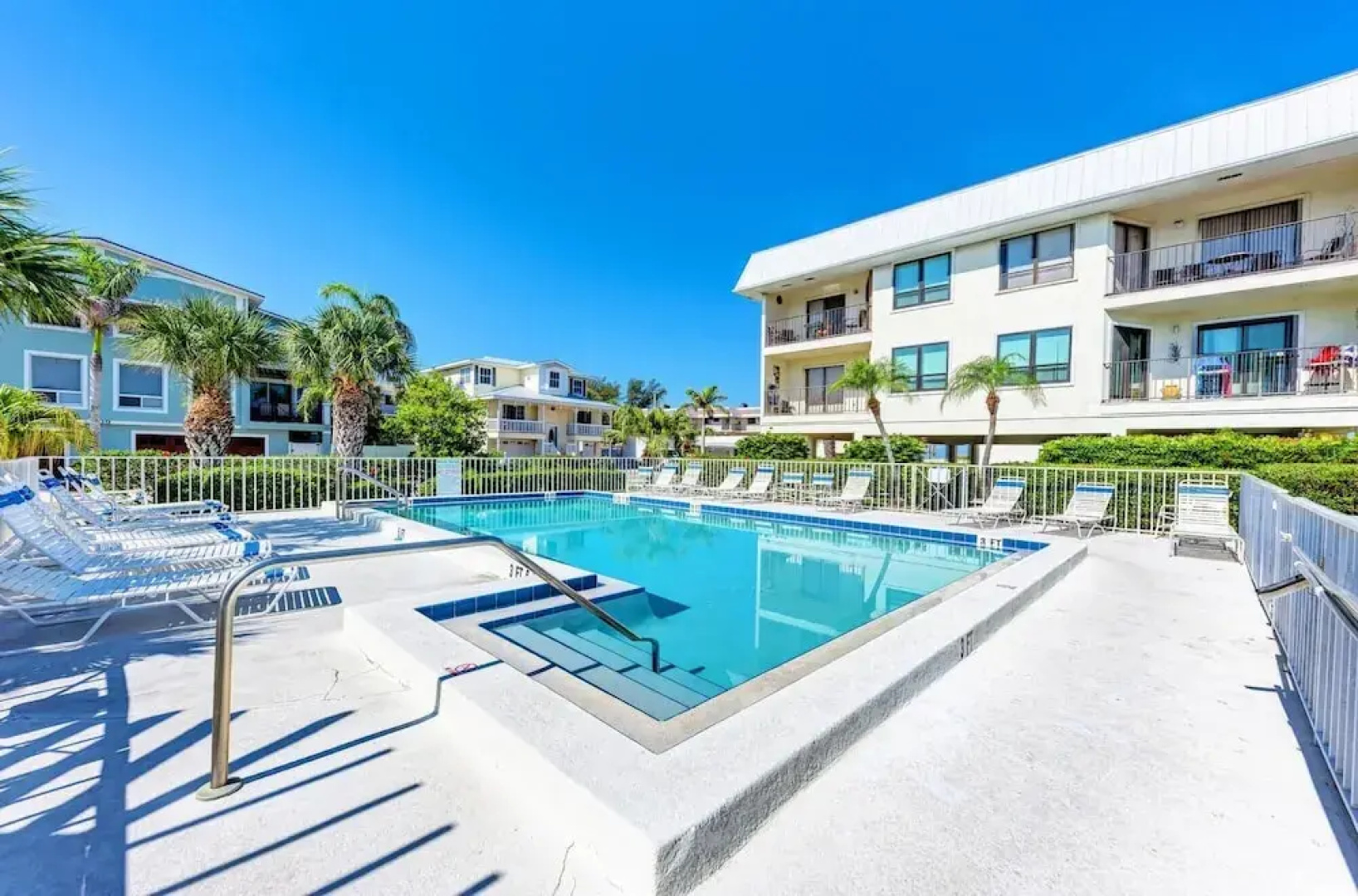 Gulf Breeze Ami-2bd-2ba-condo-private Beach Access-heater Pool-water Views From Every Window