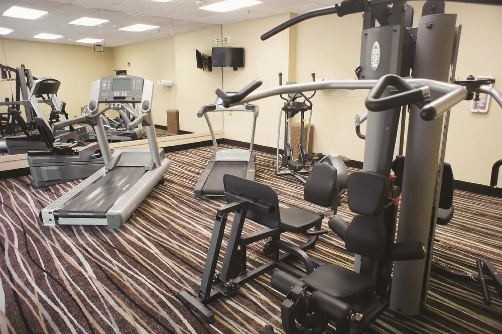 Baymont by Wyndham White Plains - Elmsford