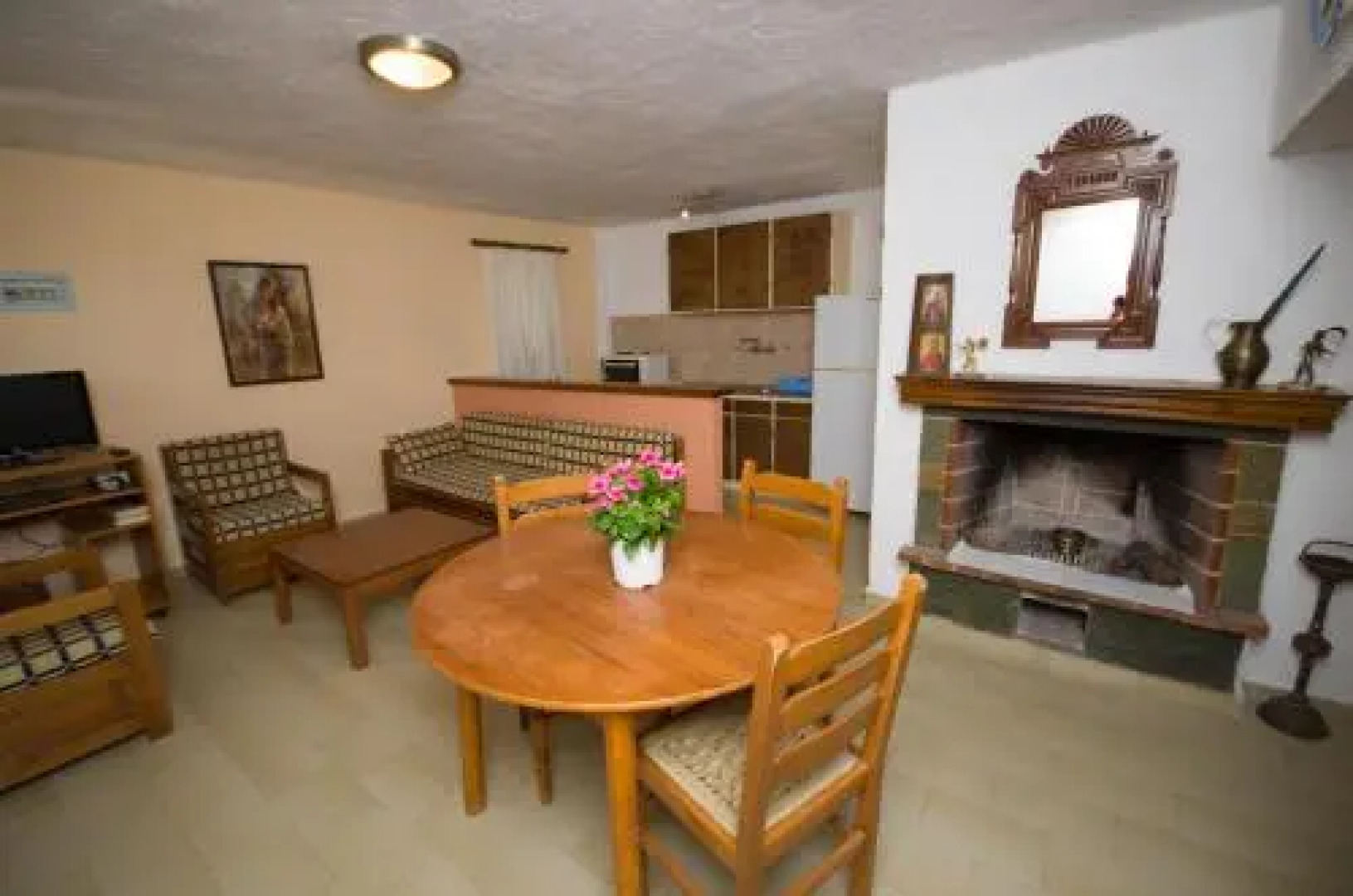 Gialos Studios & Apartments