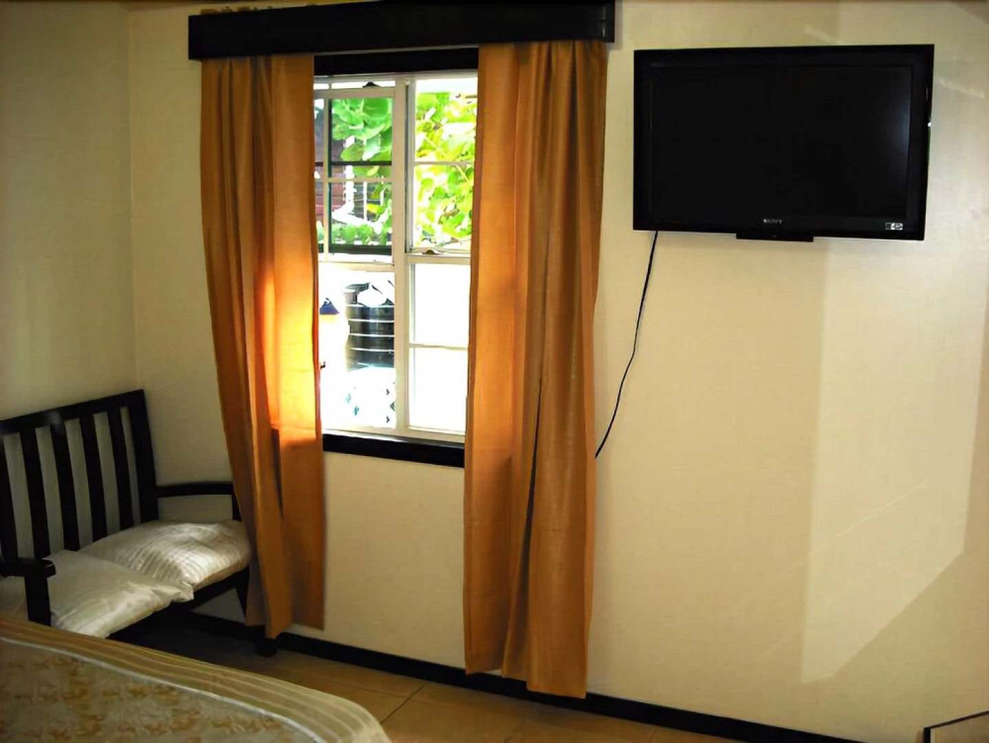 Blue Wave Guest House