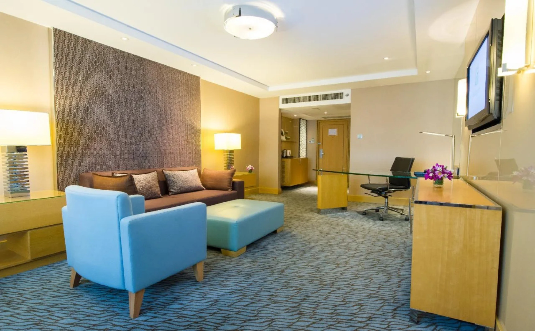 Holiday Inn Bangkok Silom by IHG