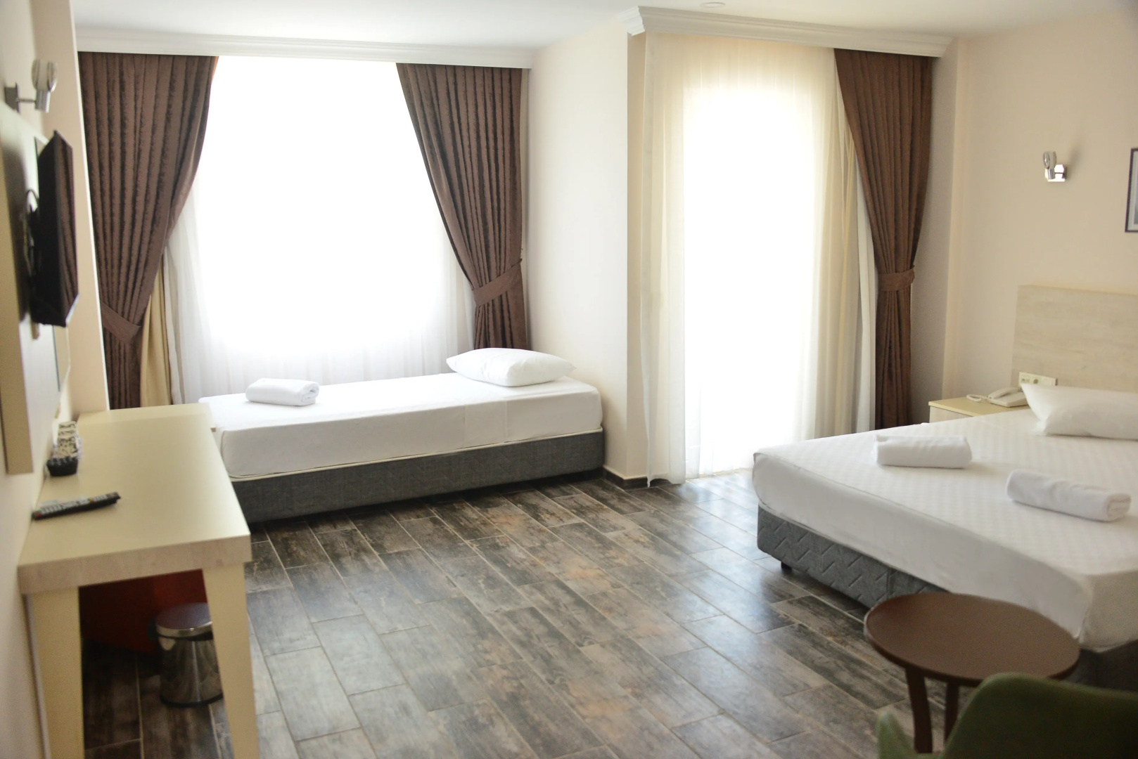 Dream Town Hotel & Restaurant