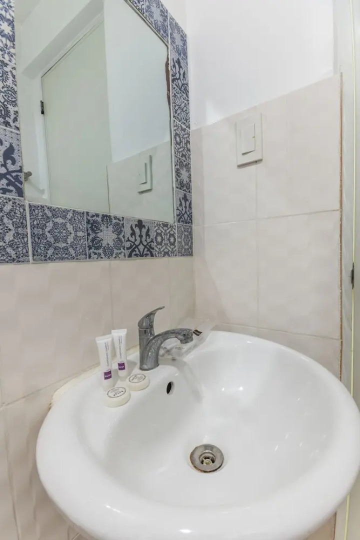 OYO 466 Issa's Haven