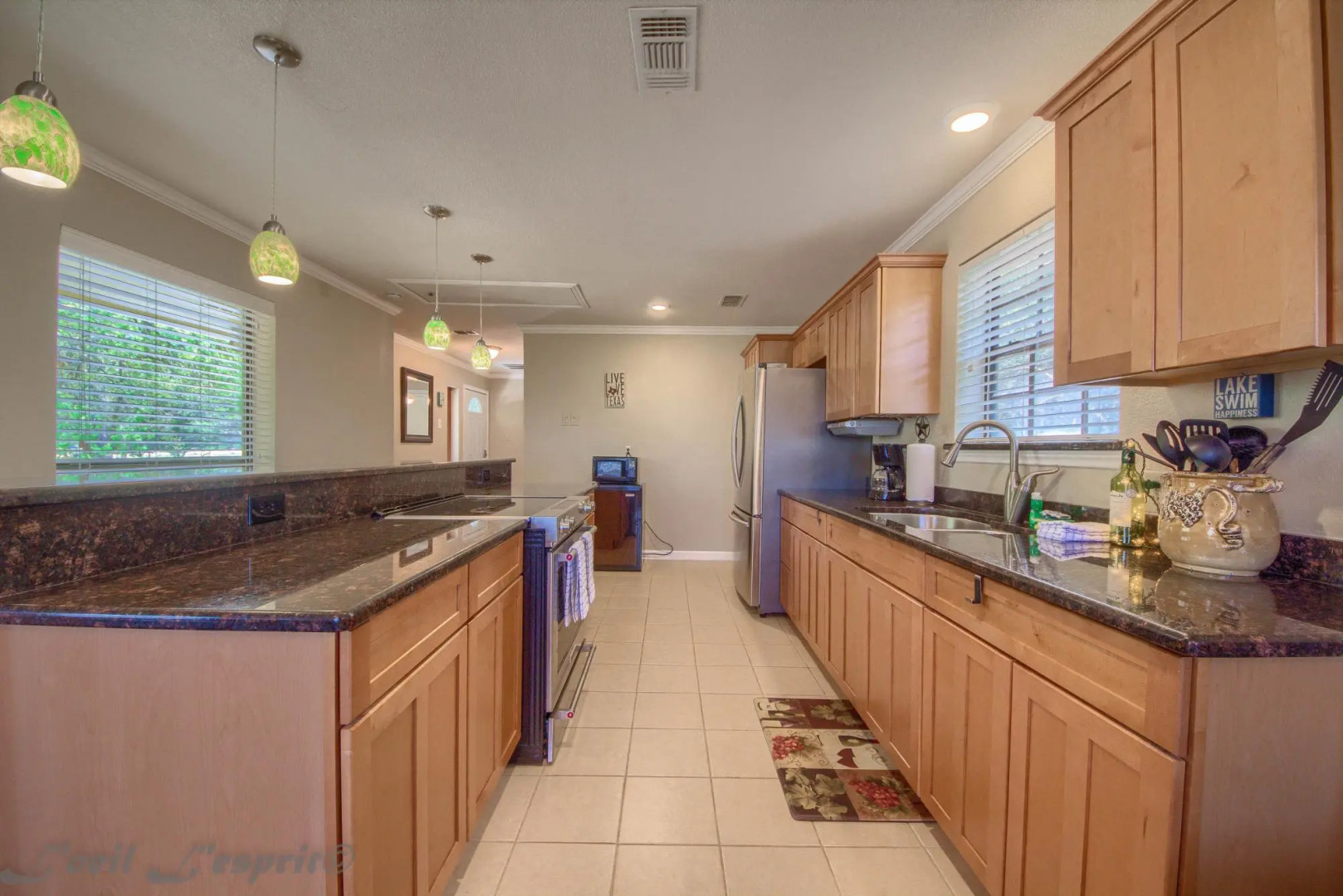 Yellow Rose CL 2459 in Canyon Lake