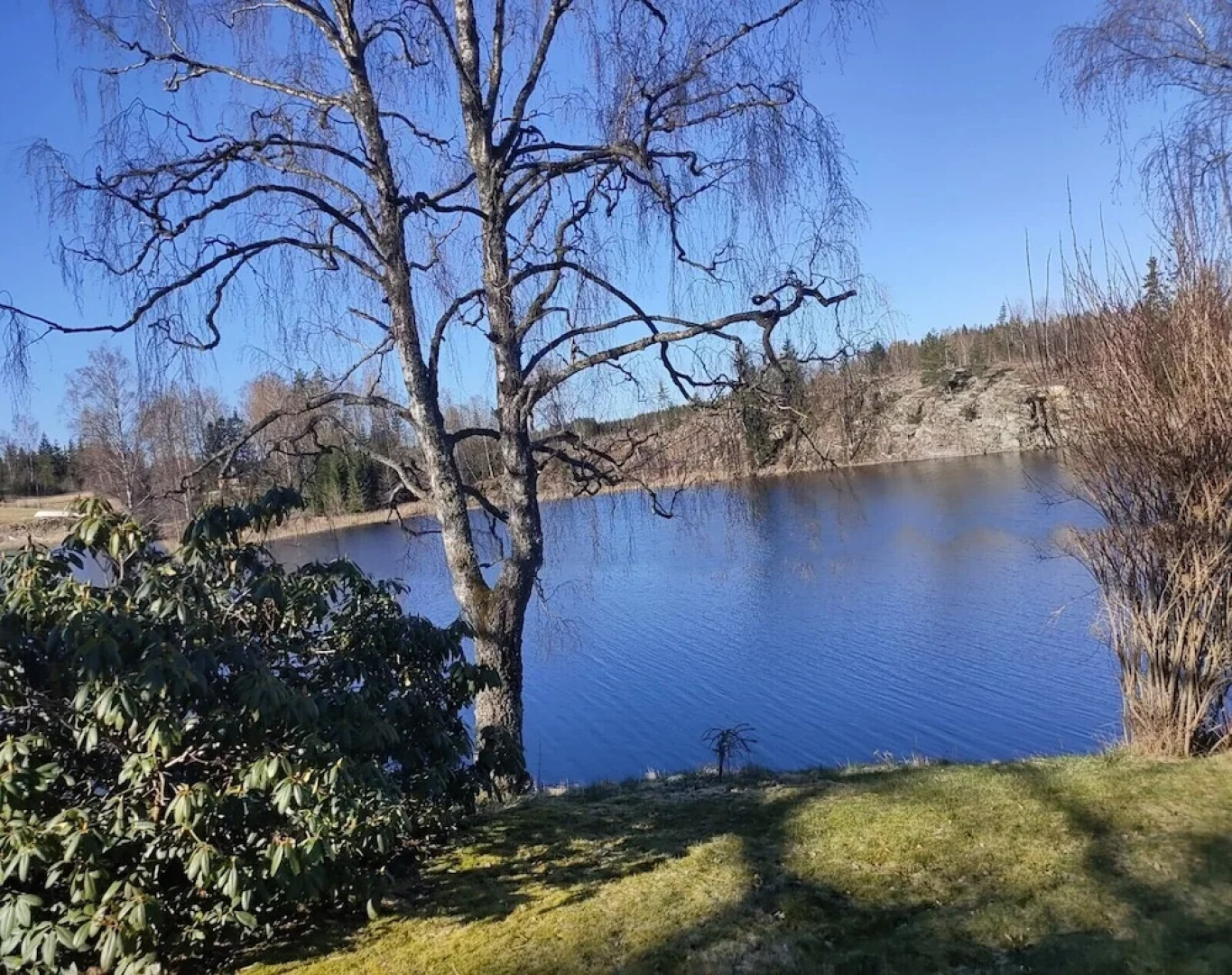 Charming 2-bed House at the Lake Close Gustavsfors