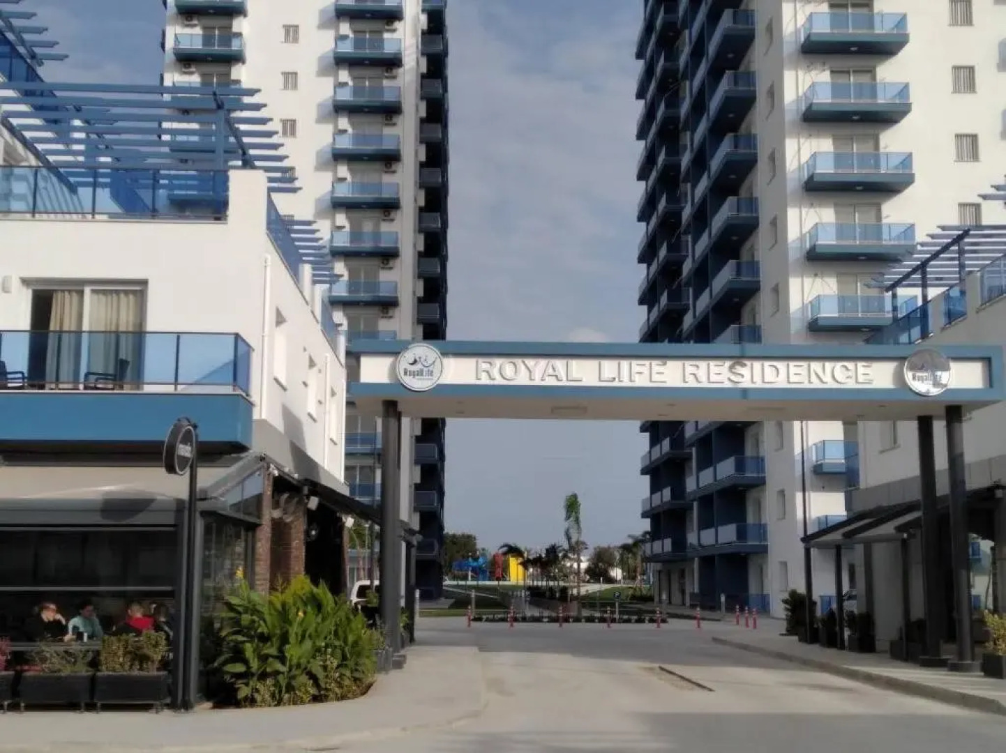 Royal Life Residence Poseidon Studio