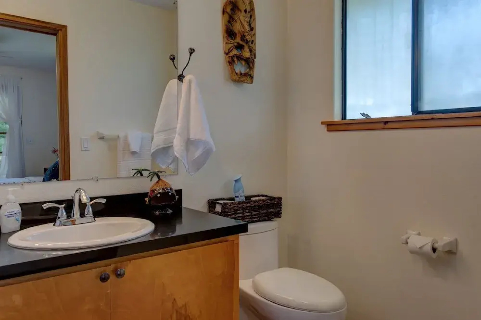 Hamakua Pukana La Hale 3 Bedroom Home by RedAwning