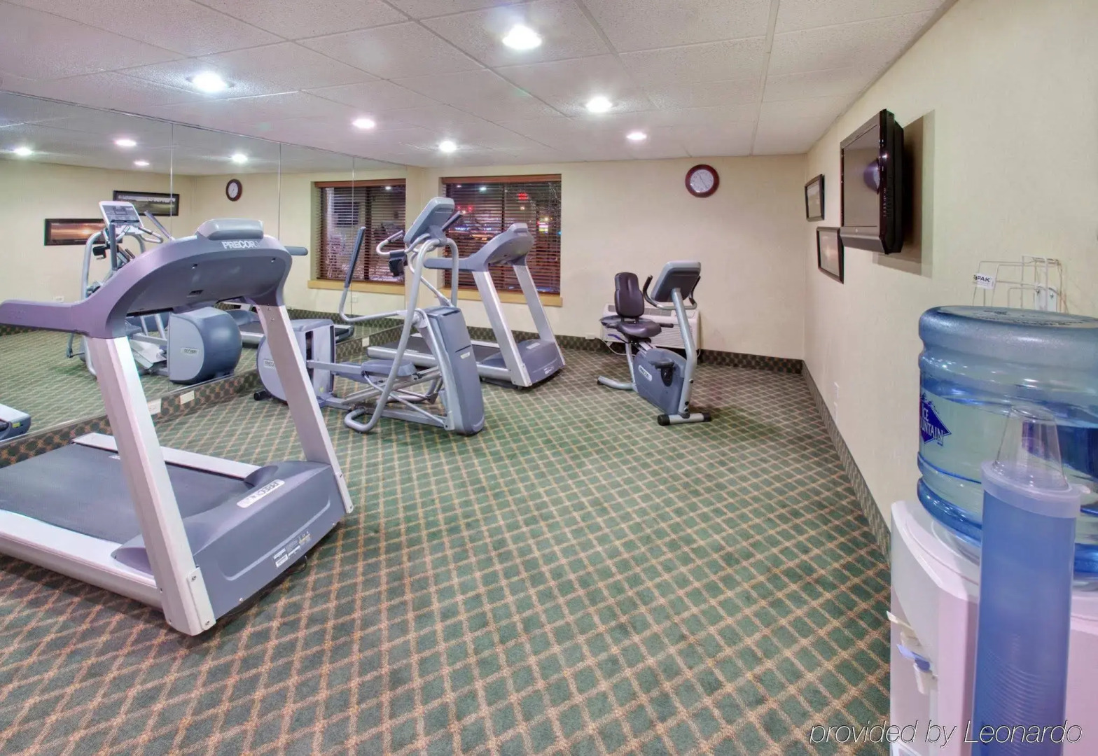 Holiday Inn Express Chicago-Downers Grove by IHG