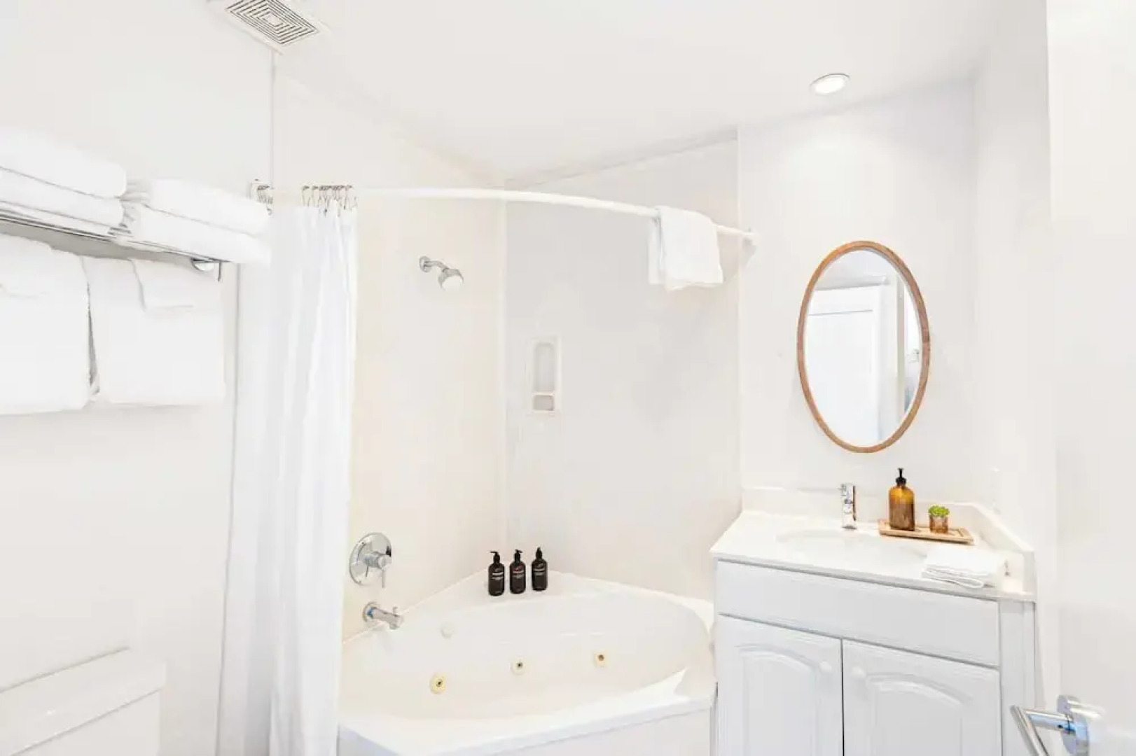 2 Coastal Studios at Cayucus Beach Access + Ocean Views