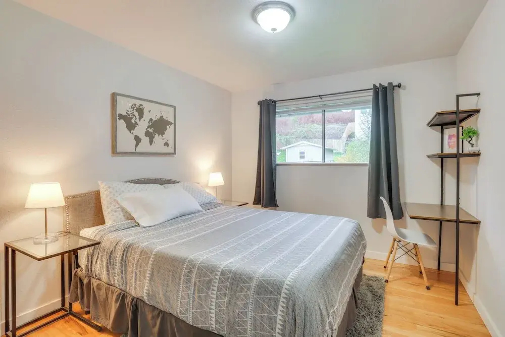 7 Mi to Dtwn: Pet-friendly Abode in Seattle!