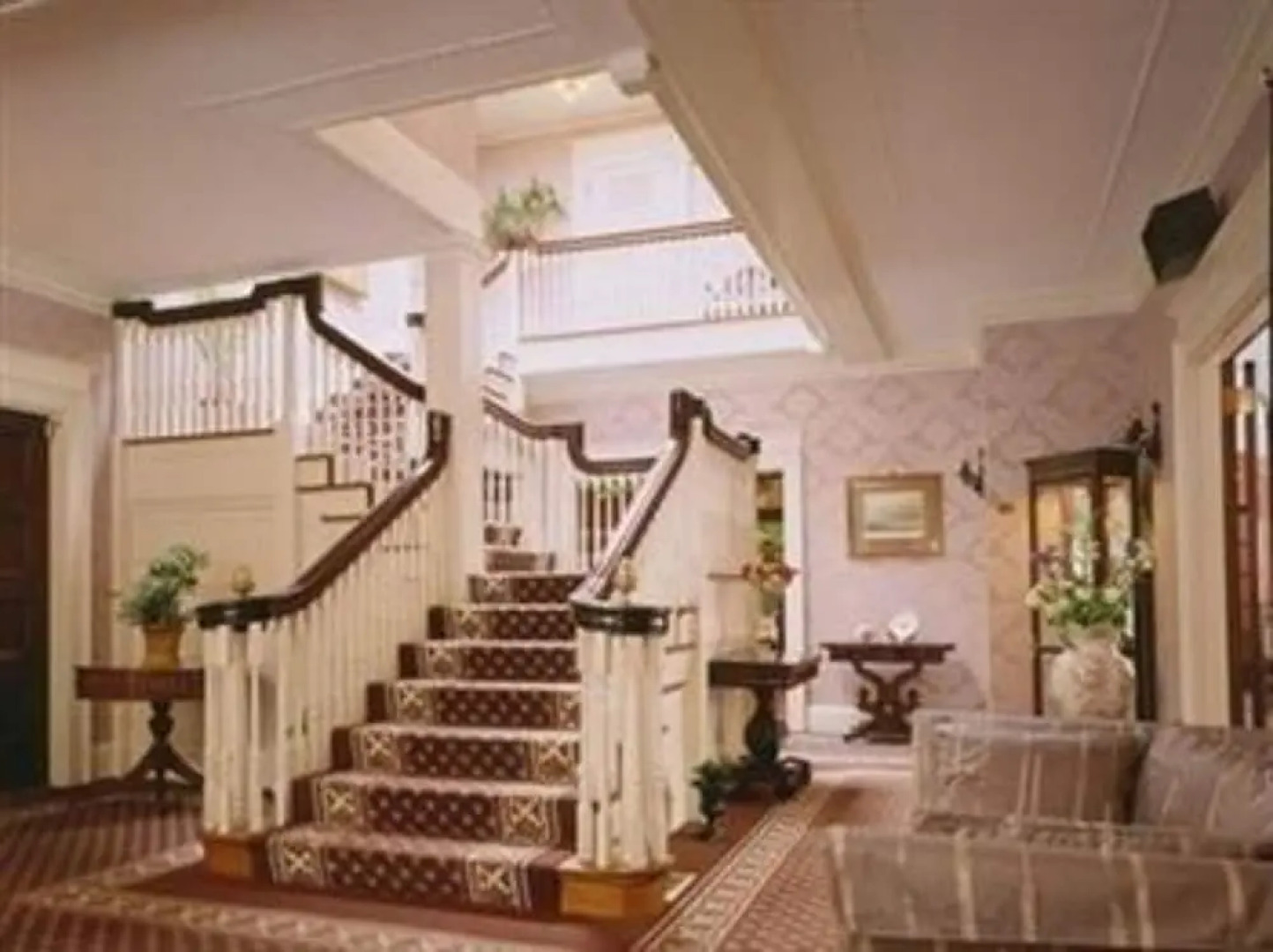 Gateways Inn & Restaurant