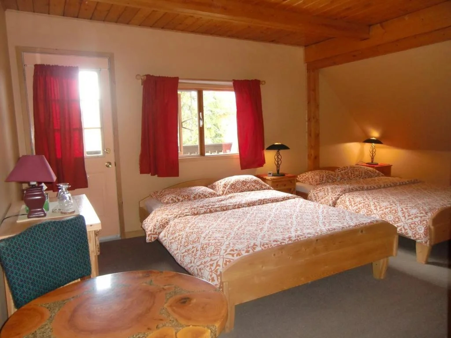 Alexa Chalets - Timber Inn & Restaurant