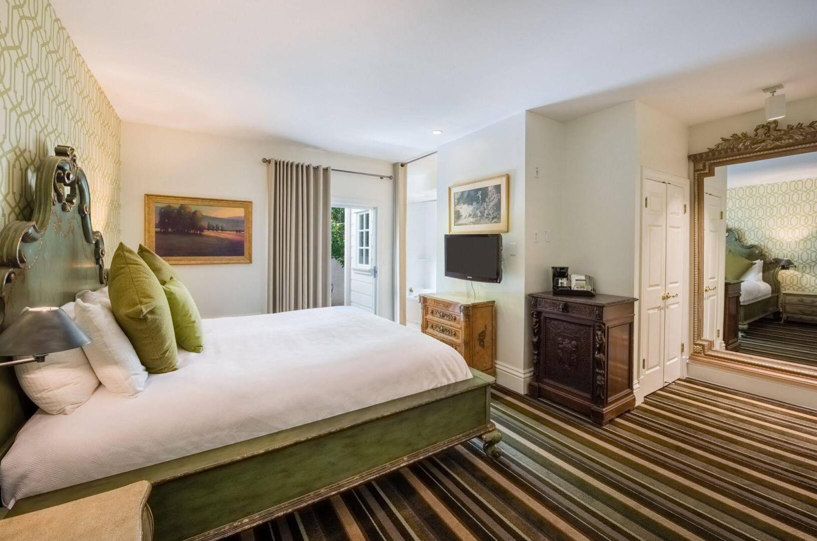 The Bergson, BW Signature Collection