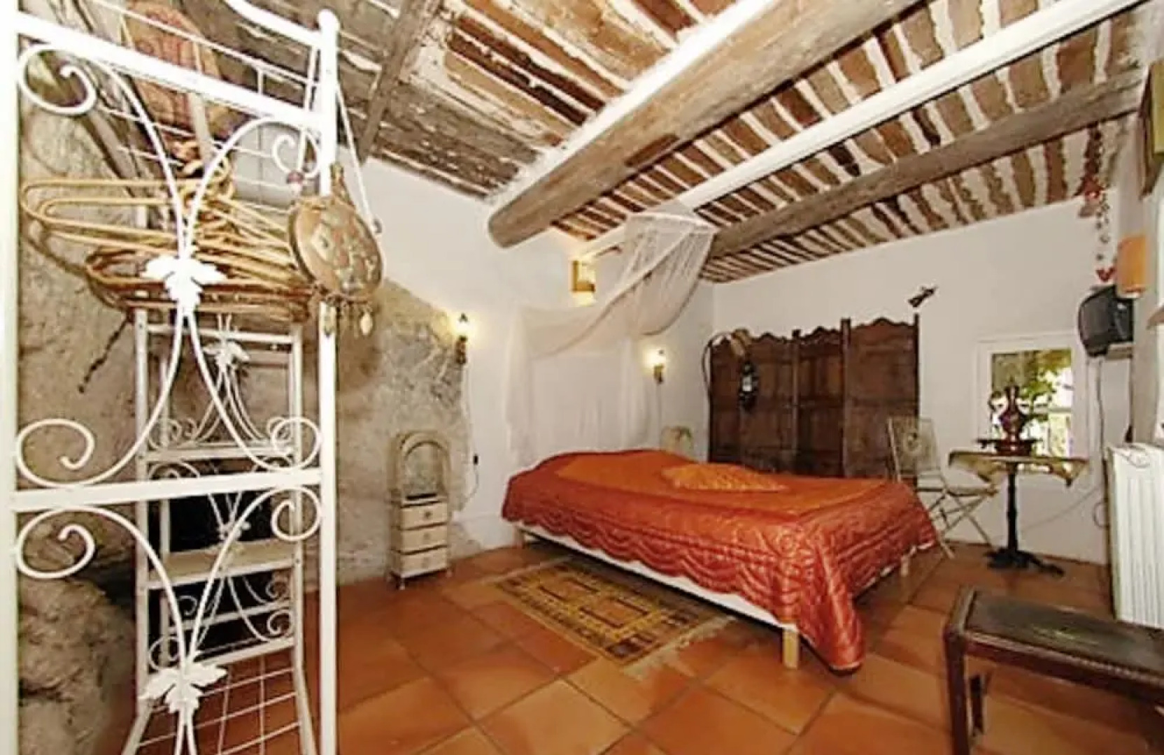 House With 6 Bedrooms in Vaugines, With Private Pool, Furnished Garden