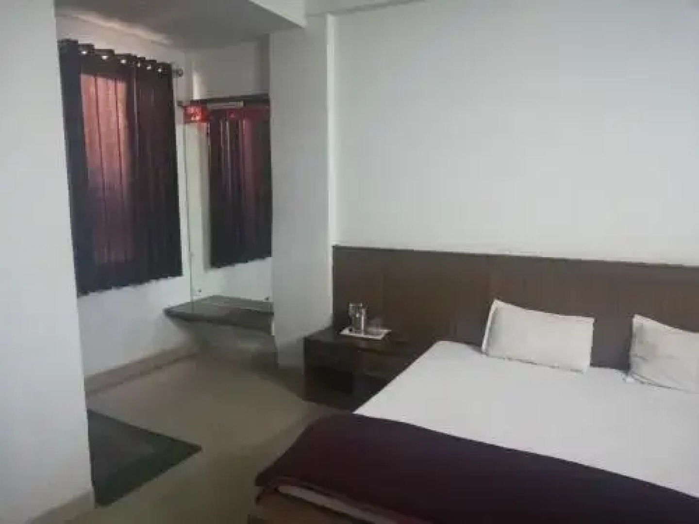 Shri Rajadhiraj Guest House