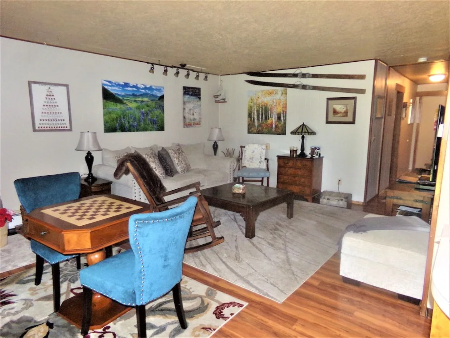 Lake Cliffe 1 Bed 1 Bath Views