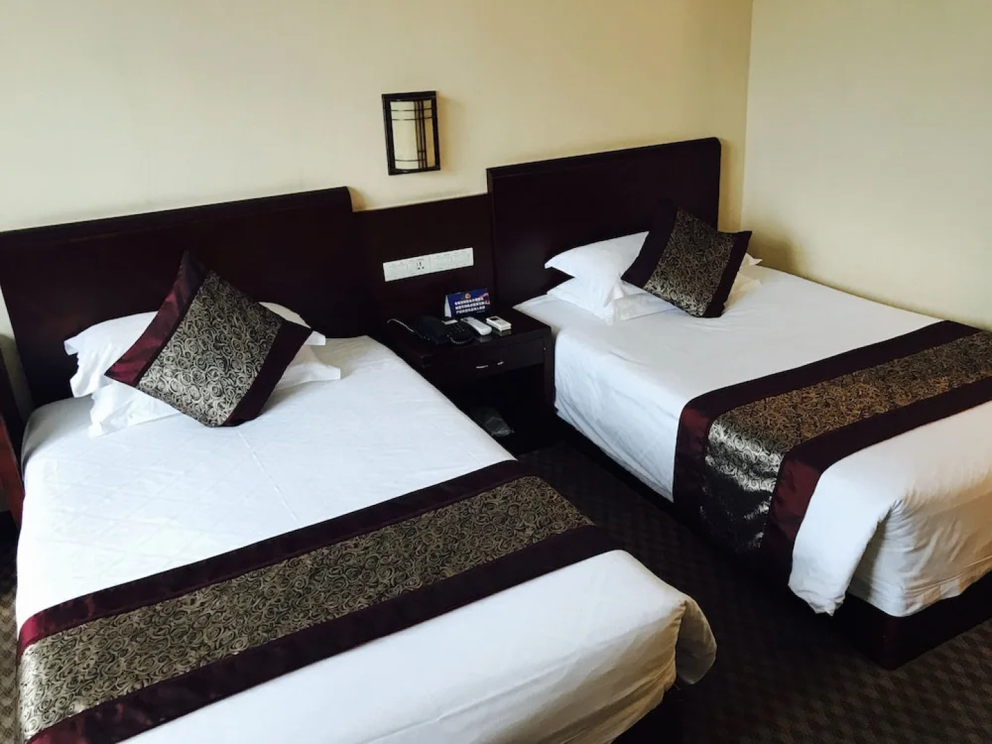 Hangzhou Qiandaohu Waigaoqiao Hotel